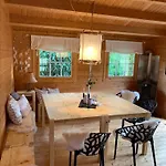 Am Holing Apartment