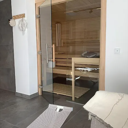 Am Holing Apartment *