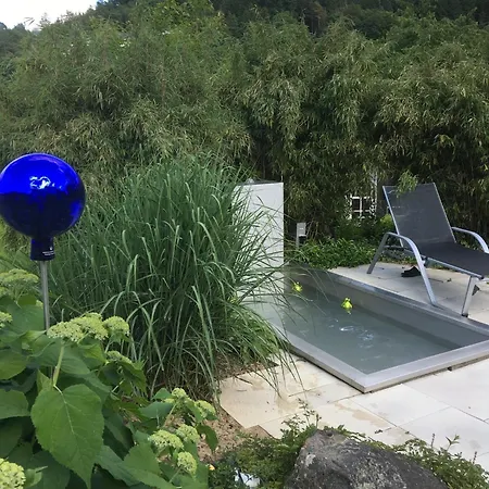 Am Holing Apartment *